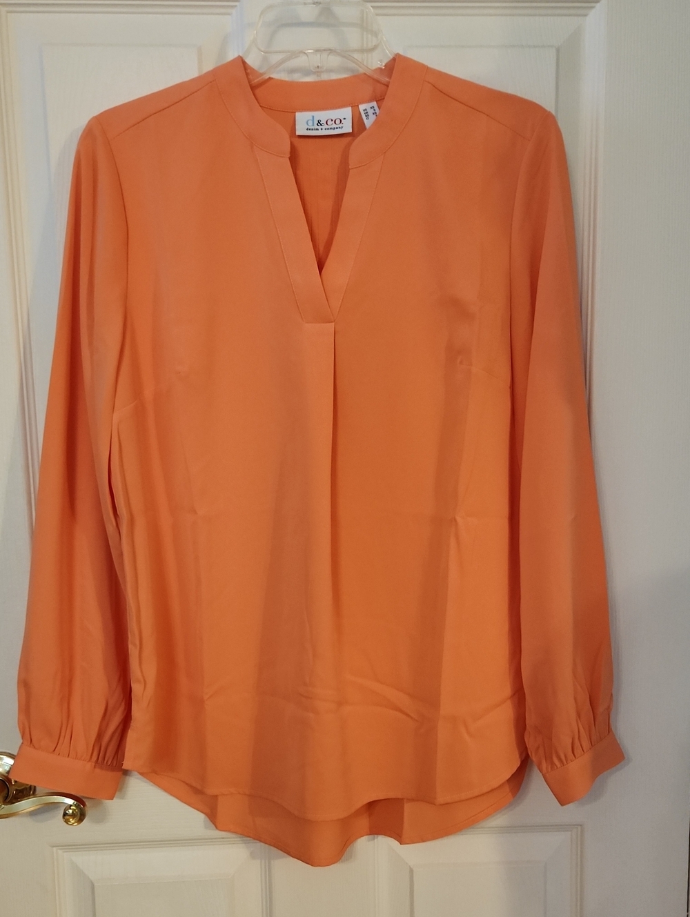 D & CO Orange Long-Sleeve V-Neck Women's Top NWOT Size XS